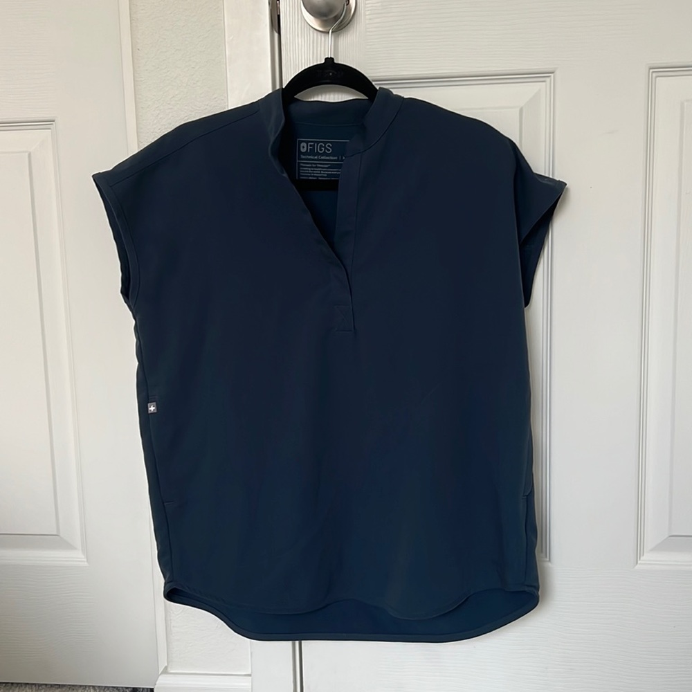 Figs Rafaela Oversized Scrub Top in Dark Harbor